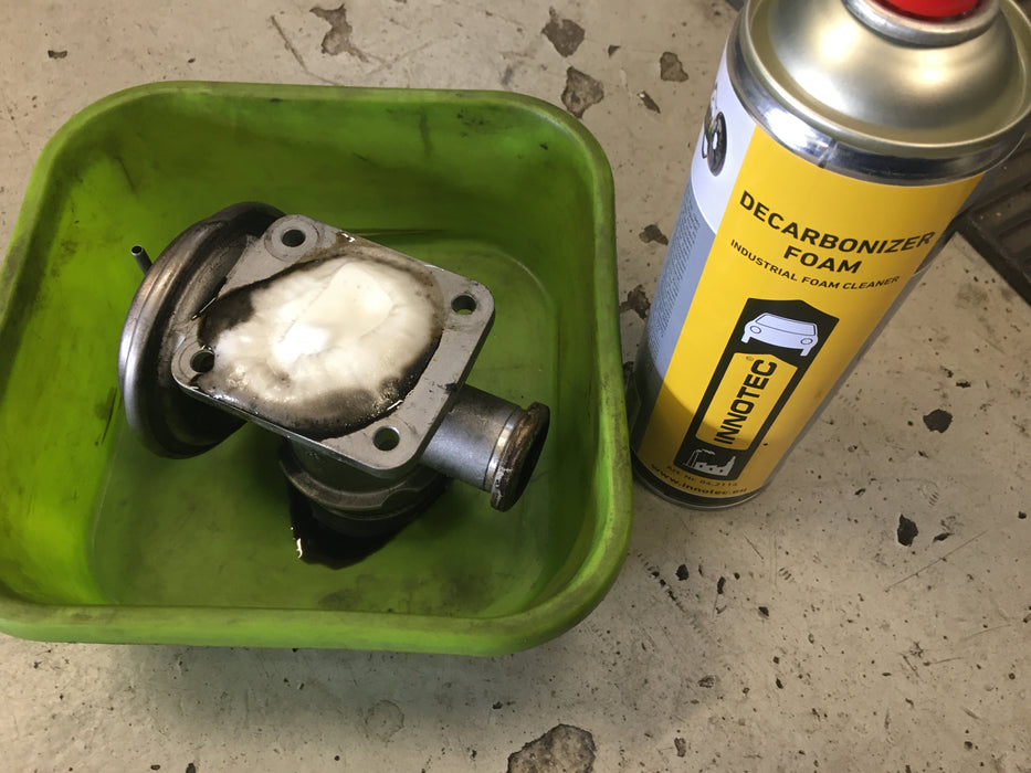 Innotec Decarbonizer Foam Anwendung und Details 3