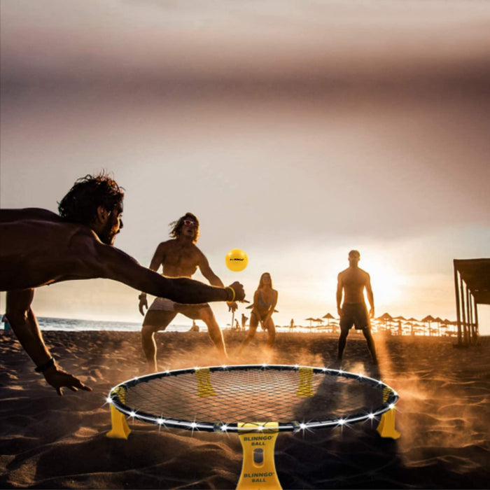 Blinngoball Outdoor Spieleset Team Games Set bestehend aus Spielnetz, 3 Bällen, Kordelzug, Lichtleiste, Ballpumpe mit 1 Nadel und Handbuch