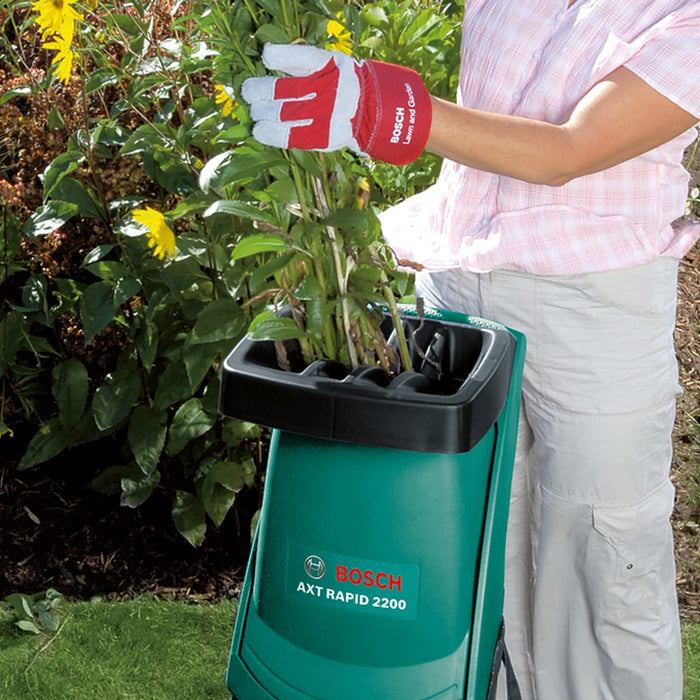 Bosch Häcksler (2200 Watt, Materialdurchsatz 90 kg/h, max. Schneidekapazität-Ø 40 mm, im Karton)