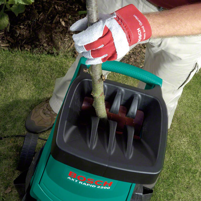 Bosch Häcksler (2200 Watt, Materialdurchsatz 90 kg/h, max. Schneidekapazität-Ø 40 mm, im Karton)