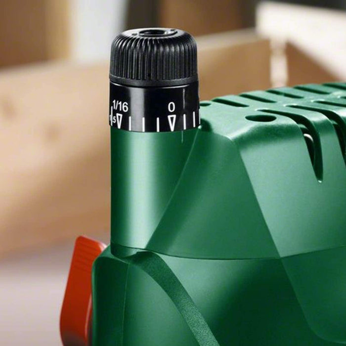 Bosch Home and Garden Oberfräse (3 x Spannzange, Fräser, Parallelanschlag, Absaugadapter, Koffer (1400 W)) Grün