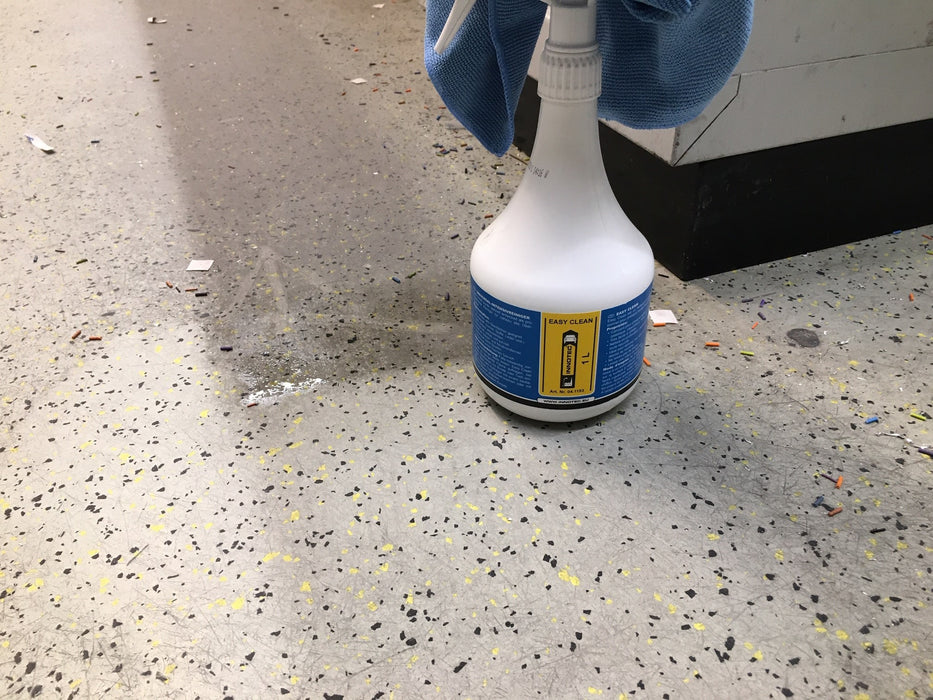 2 Stück Innotec Easy Clean Reinigungsmittel - Flüssiger Universalreiniger - entfernt Nikotin, Fett, Schmutz, Streusalz, Silikon, Ruß, Schmutz, Nikotin