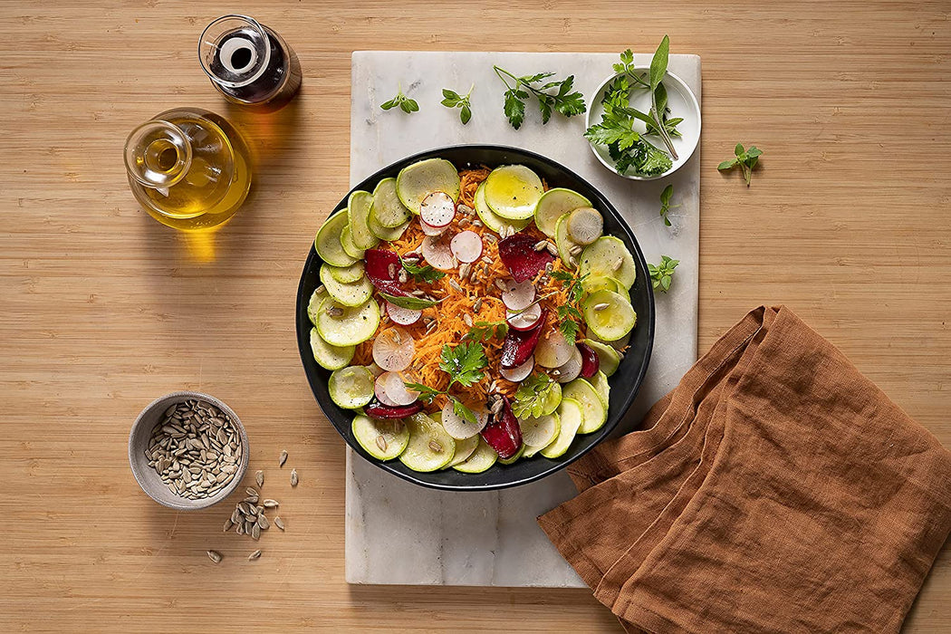 Eco Respect Reibe  200-W-Motor  3 verschiedene Kegel-Aufsätze  Eco-Design  9% recycelter Kunststoff  Schwarz