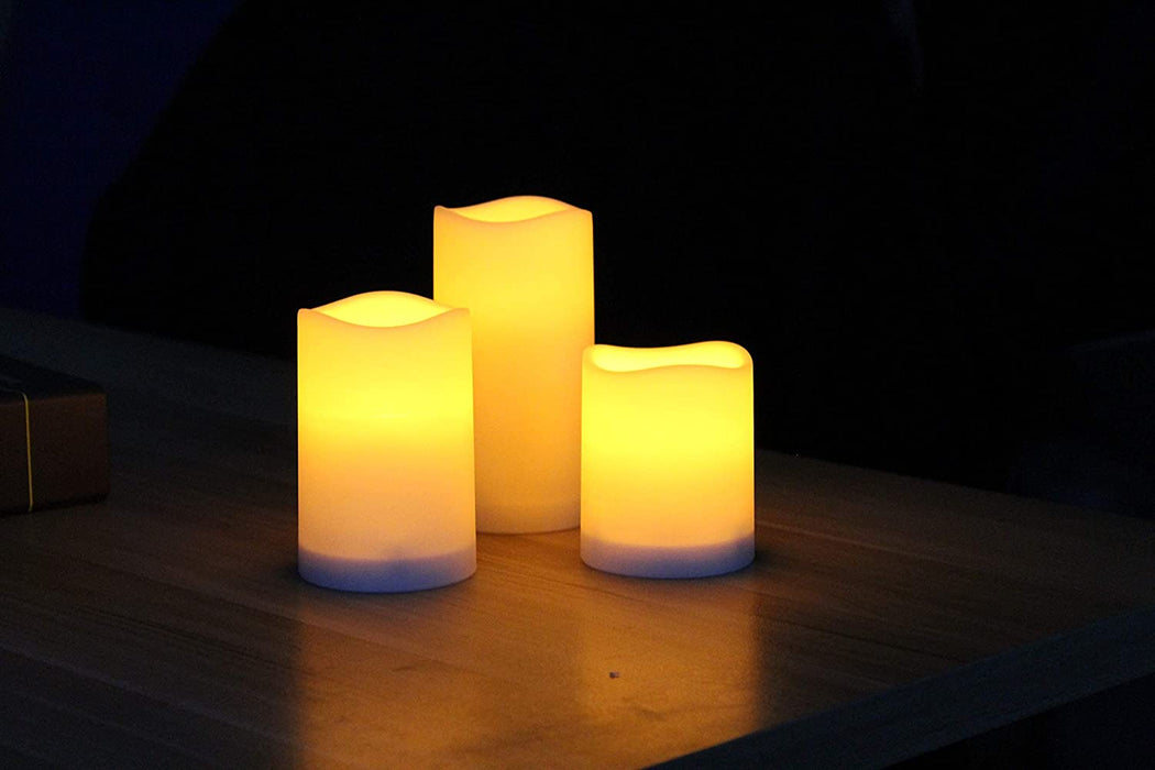 Flammenlose Kunststoff-Stumpenkerzen für Außen- und Innenbereich, LED-Kerzen mit Fernbedienung und Timer, 3 Kerzen, verwendet durch 3 AAA-Batterien