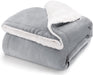 Flauschige Sherpa Kuscheldecke – hochwertige Wohndecke, super weiche Fleecedecke als Sofaüberwurf, Tagesdecke oder Wohnzimmerdecke, 150 x 200 cm, Grau
