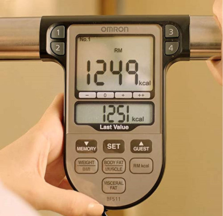 Ganzkörperanalyse-Waage mit Hand-zu-Fuß-Messung, blau - misst Körperfett, Gewicht, Viszeralfett, Skelettmuskelmasse, Kaloriengrundumsatz und BMI