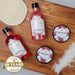 Geschenkset ROSE im Holzkorb Bade, SPA und Dusch Set Rosen Duft – 7-teiliges Geschenk-set in dekorativem Korb aus Holz