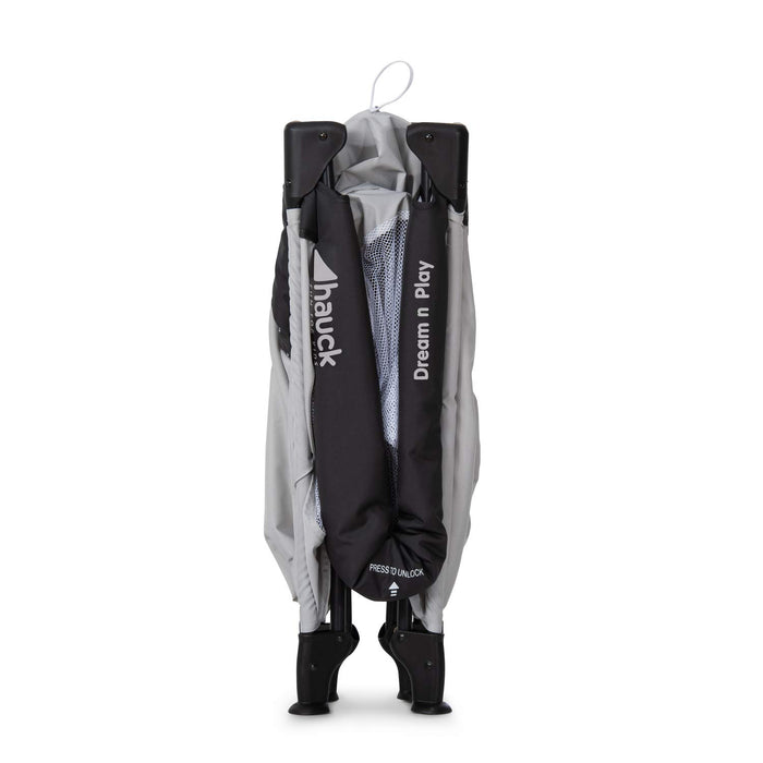 Disney Reisebett Dream N Play / für Babys und Kinder ab Geburt bis 15 kg / 120 x 60 cm / Leicht / Kompakt Faltbar / Inkl. Trage Tasche / Mickey Mouse / Grau