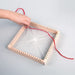 Holz Webrahmen, 23x23 cm, quadratisch, Webbreite 18 cm, All-in-one-Starterset mit Rahmen, Wolle, Garn, Nadel, Webkamm, Schiffchen, Pinienholz