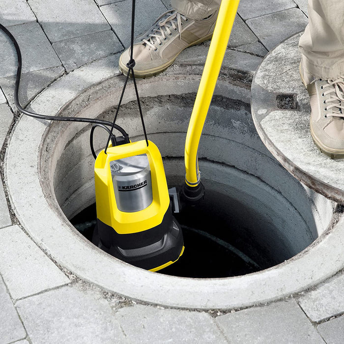 Kärcher Entwässerungspumpe ( 14.000 l/h Wasser, max. Eintauchtiefe: 7 m, max. Fördertemperatur: 35 C°, keramische Gleitdichtung)