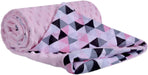 Krabbeldecke 100% Baumwolle 75x100cm doppelseitig multifunktional Minky Kuscheldecke für Kinderwagen weich flauschig (rosa Dreiecke Hellrosa Minky)