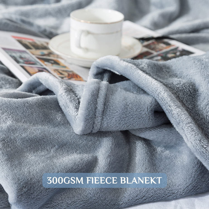 Kuscheldecke Flauschig Weich und Warme Fleecedecke für Bett Couch, Decke Flanelldecke als Sofadecke Wohndecke oder Tagesdecke, 150 x 200 cm Hellgrau