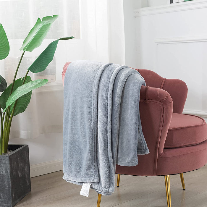 Kuscheldecke Flauschig Weich und Warme Fleecedecke für Bett Couch, Decke Flanelldecke als Sofadecke Wohndecke oder Tagesdecke, 150 x 200 cm Hellgrau