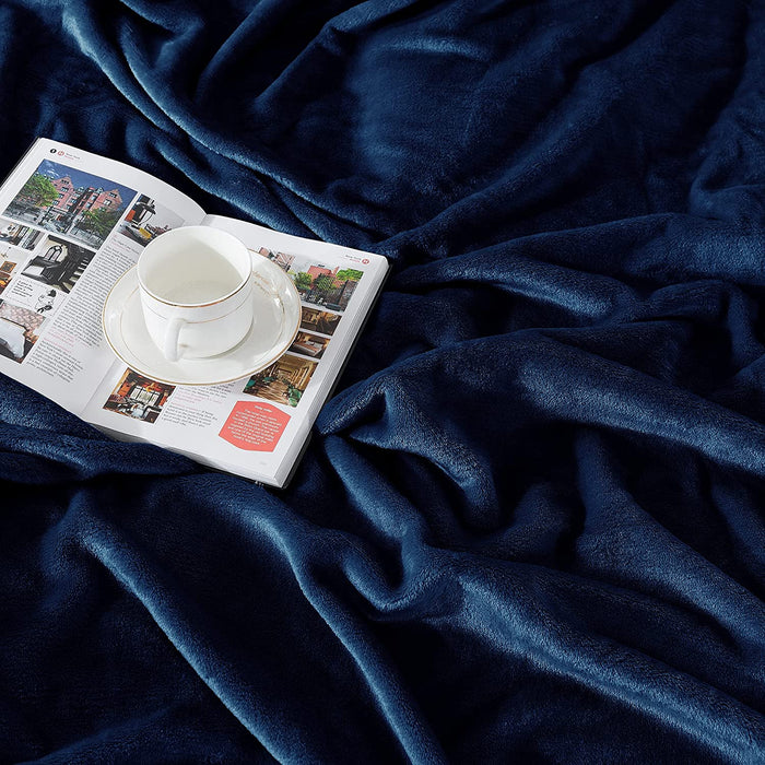 Kuscheldecke Flauschig Weich und Warme Fleecedecke für Bett Couch, Decke als Sofadecke Wohndecke 130 x 150 cm Marineblau