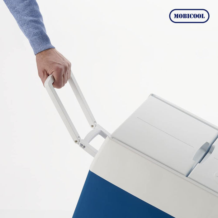 Elektrische Kühlbox mit Rollen passend für eine komplette Getränkekiste / Bierkiste, 48 Liter, 12 V und 230 V für Auto, Lkw, Boot