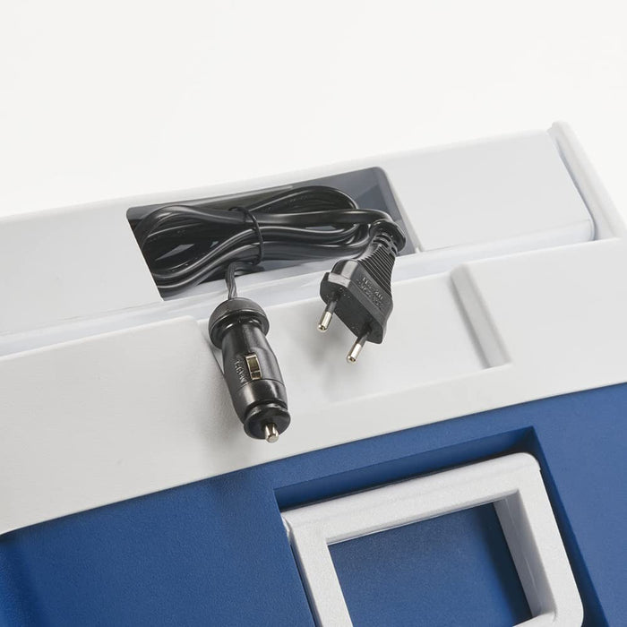 Elektrische Kühlbox mit Rollen passend für eine komplette Getränkekiste / Bierkiste, 48 Liter, 12 V und 230 V für Auto, Lkw, Boot