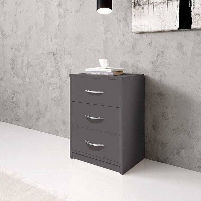 PEPE Nachttisch Graphit - Schlichter Nachtschrank mit drei Schubladen passend zu jedem Bett & Schlafzimmer - 39 x 54 x 28 cm