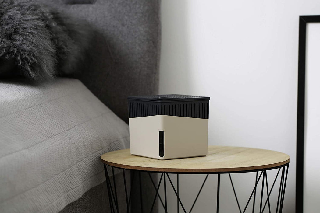 Raumentfeuchter Cube, Luftentfeuchter reduziert Schimmel & Gerüche, Auffangschale mit 1 kg Granulatblock nachfüllbar, fasst bis zu 1,6 l Feuchtigkeit