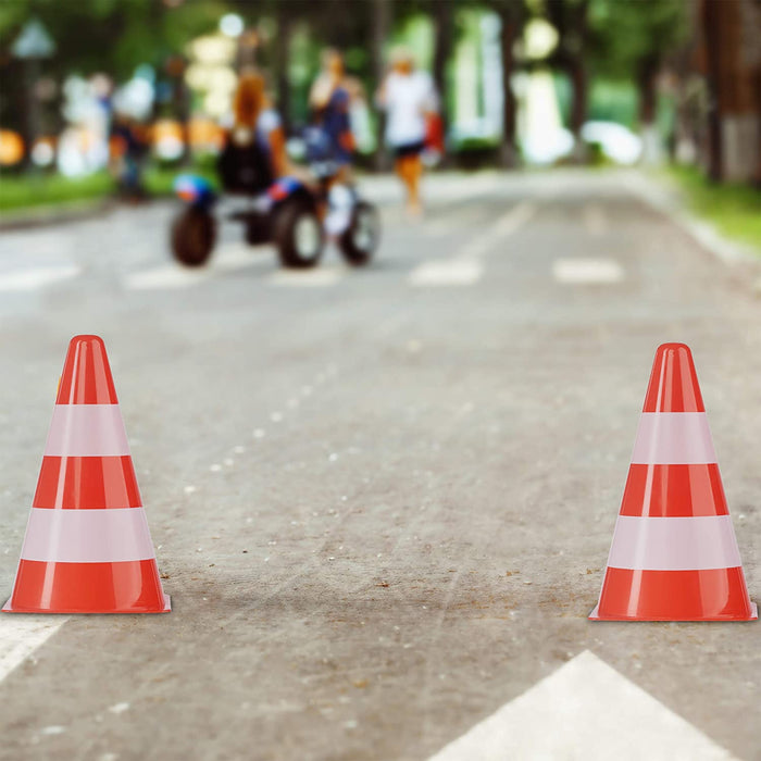 Warnkegel 10er Set, stapelbar, Verkehrshütchen, Schnürbeutel, Markierungshütchen, Pylonen, 22 cm, orange/weiß
