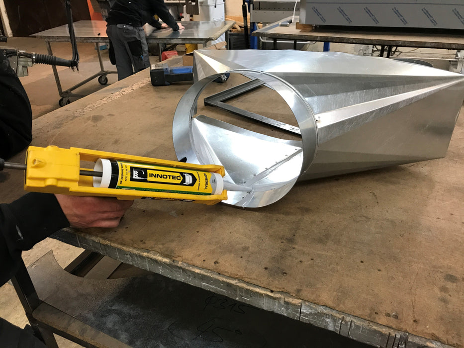 Innotec Adheseal Schwarz Kleb- und Dichtmasse auf MS-Polymerbasis - haftbar selbst auf heiklen Materialien - nass in nass überlackierbar - 290 ml Adheseal Dauerelastische Klebedichtmasse