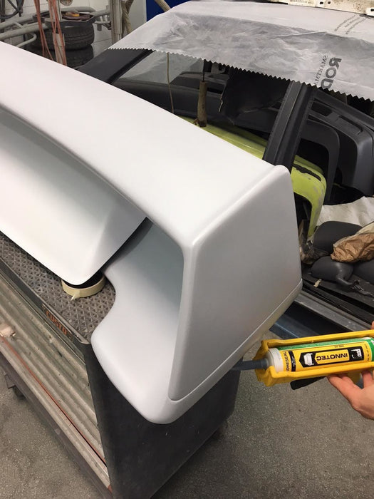 Innotec Adheseal Grau Kleb- und Dichtmasse auf MS-Polymerbasis - haftbar selbst auf heiklen Materialien - nass in nass überlackierbar 