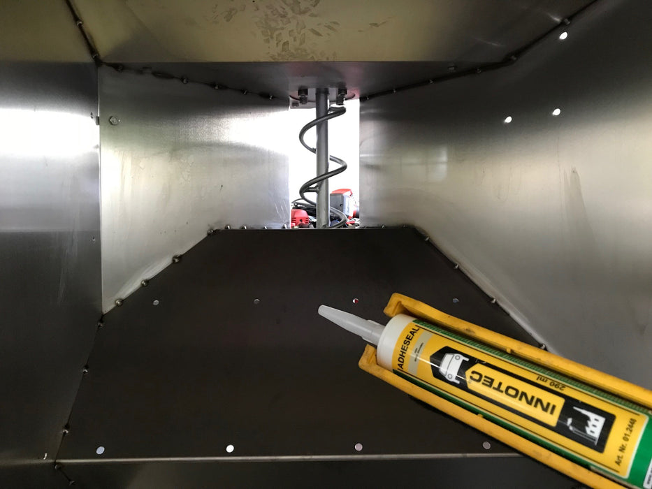 Innotec Adheseal Schwarz Kleb- und Dichtmasse auf MS-Polymerbasis - haftbar selbst auf heiklen Materialien - nass in nass überlackierbar - 290 ml Adheseal Dauerelastische Klebedichtmasse