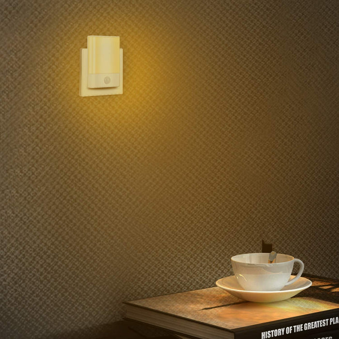 Nachtlichtsteckdose mit Bewegungssensor, automatische Ein-/Ausschaltung, energiesparend warmweiß für Kinder, Schlafzimmer, Bäder, Küchen, Treppe