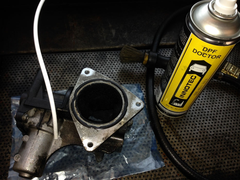 DPF Doctor Dieselpartikelfilter-Doktor - Dieselpartikelfilter Reinger -  Reiniger zum Lösen und Entfernen von Kohlenstoff- und Rußablagerungen 