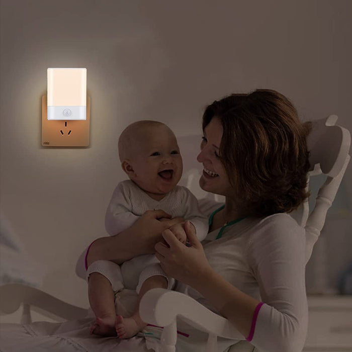 Nachtlichtsteckdose mit Bewegungssensor, automatische Ein-/Ausschaltung, energiesparend warmweiß für Kinder, Schlafzimmer, Bäder, Küchen, Treppe
