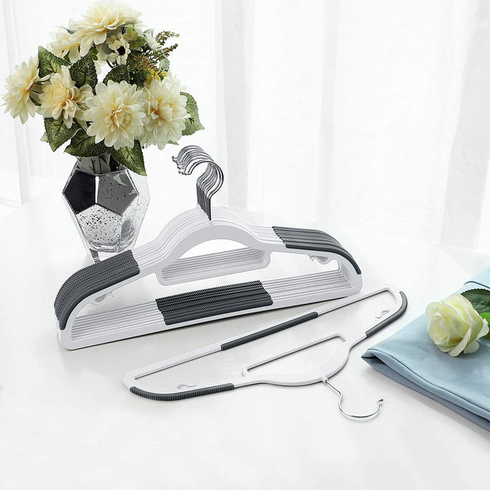 Kleiderbügel 30 Stück, Jackenbügel aus Kunststoff, gut belastbar, Anti-Rutsch-Design, platzsparend, 0,6 cm Dicke, um 360° drehbarer Haken, 42 cm