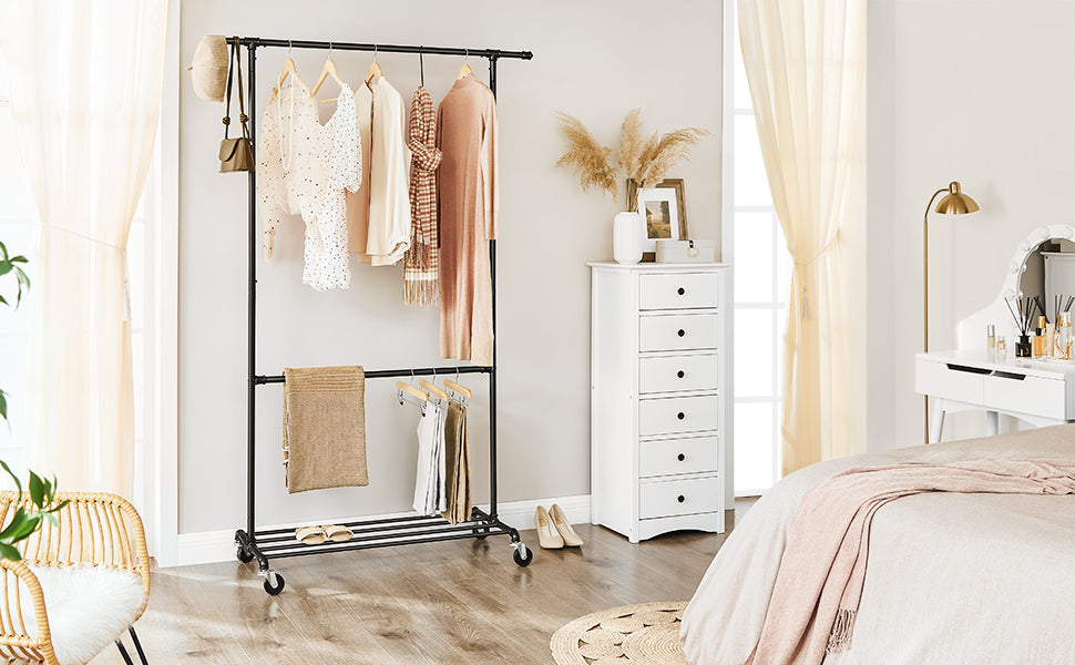 Kleiderständer im Industriedesign, bis 110 kg belastbar, Garderobenständer auf Rollen, 2 Kleiderstangen, aus Metall, gut belastbar, Präsentation